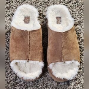 UGG Greenport Slide Sandal and Slipper Size 7